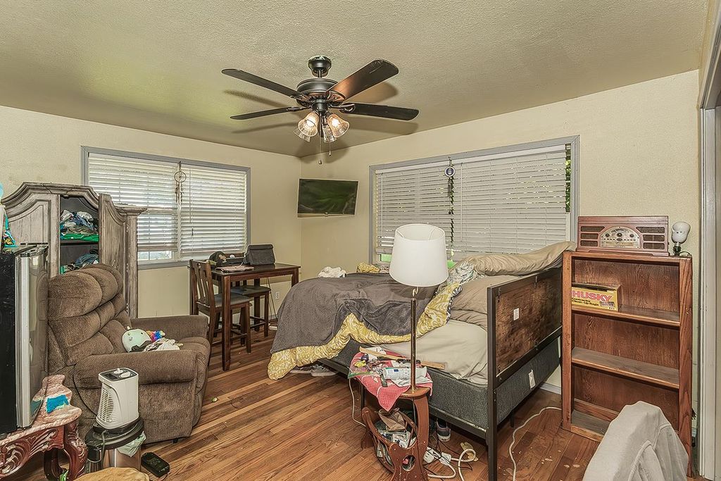 Image 25 of property listing at 257 N Dewitt Avenue, Fresno, CA 93727