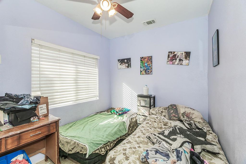 Image 37 of property listing at 257 N Dewitt Avenue, Fresno, CA 93727