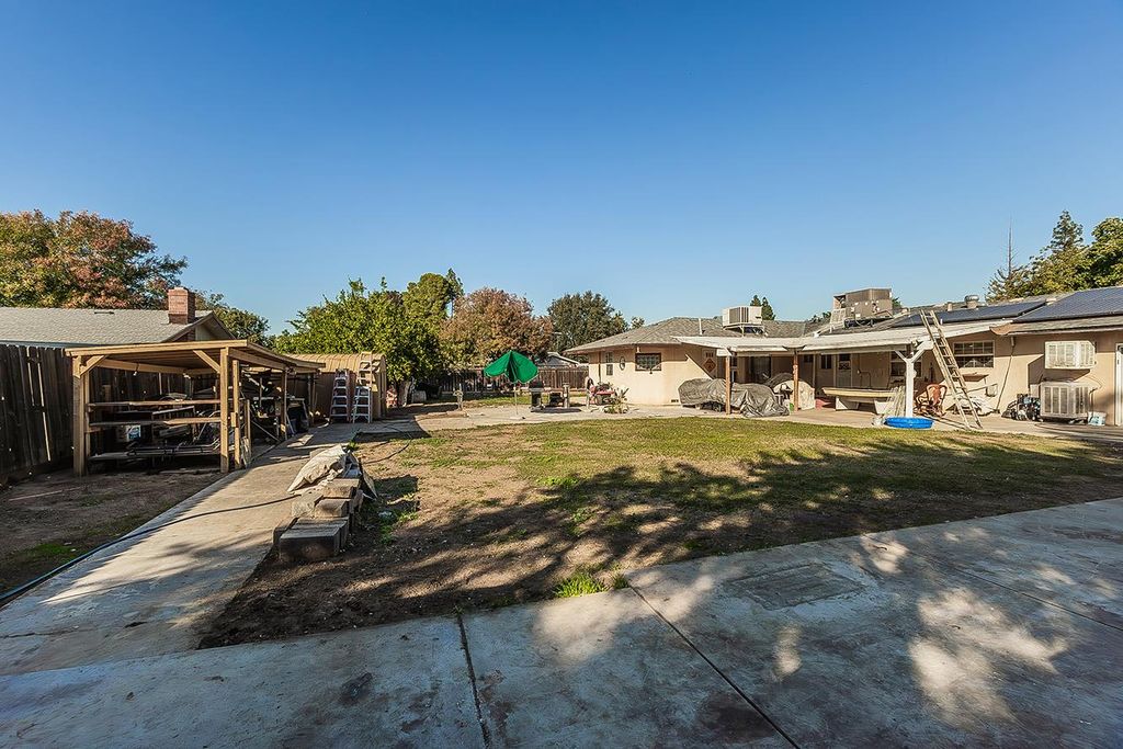 Image 39 of property listing at 257 N Dewitt Avenue, Fresno, CA 93727