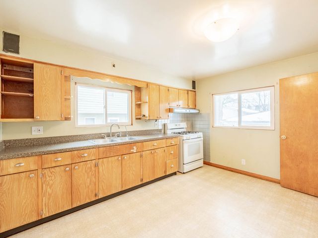 1466 Wood Street, Crete, IL 60417