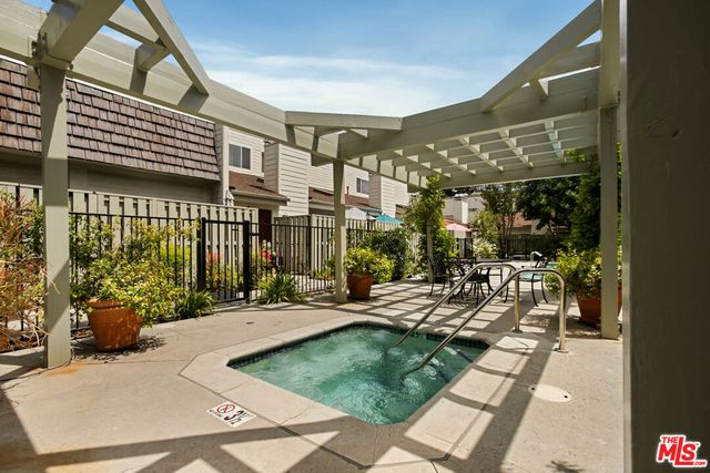 4730 Ben Avenue 11, Valley Village, CA 91607