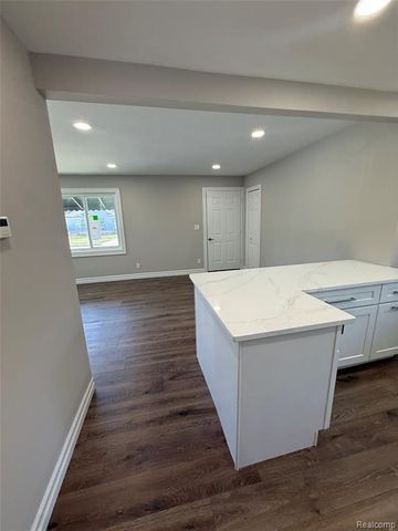 23541 Elmira Street, Saint Clair Shores, MI 48082