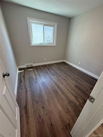 23541 Elmira Street, Saint Clair Shores, MI 48082