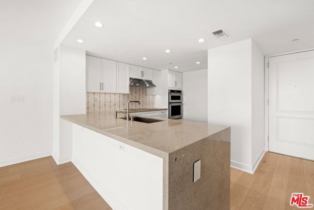 1221 W OCEAN Avenue 306, Santa Monica, CA 90401
