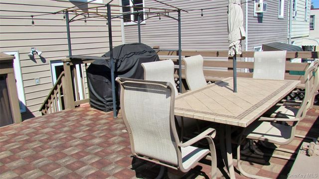 66-71 74th Street, Middle Village, NY 11379
