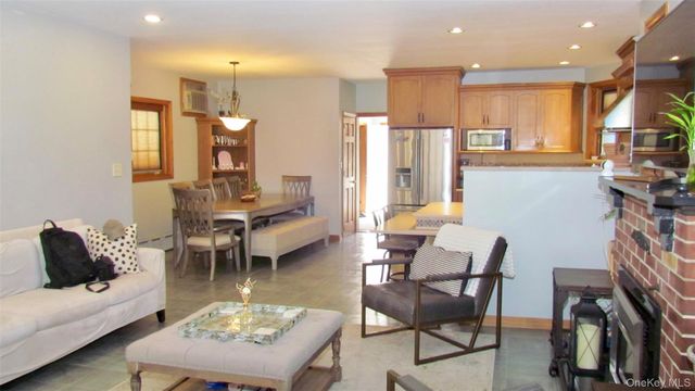 66-71 74th Street, Middle Village, NY 11379