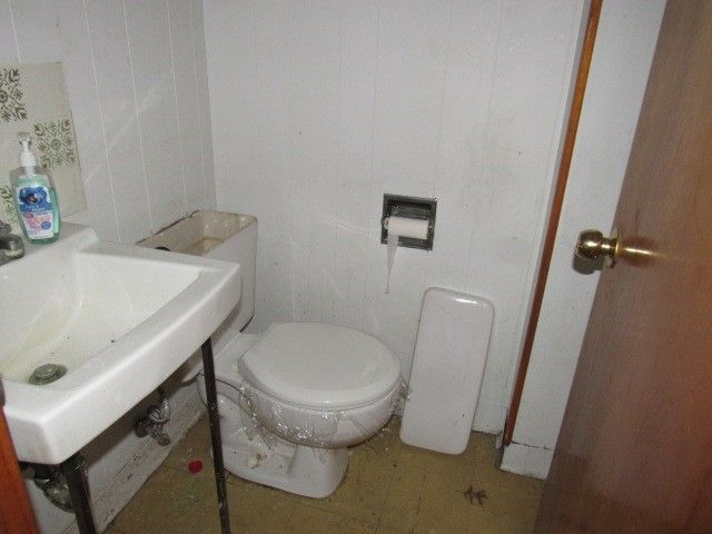 5921 Rodgers Street, Lincoln Place, PA 15207