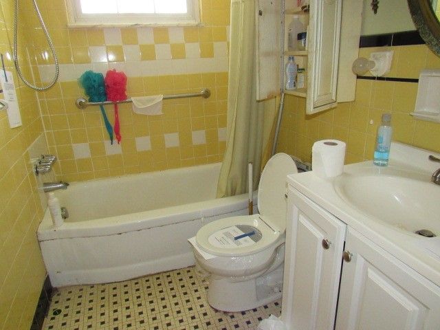 5921 Rodgers Street, Lincoln Place, PA 15207