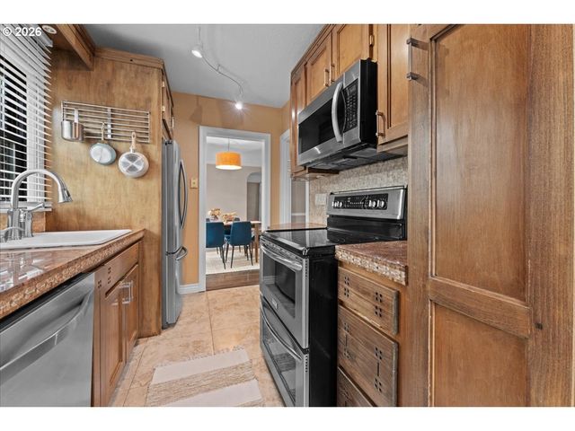 7407 N POLK Ave N, Portland, OR 97203