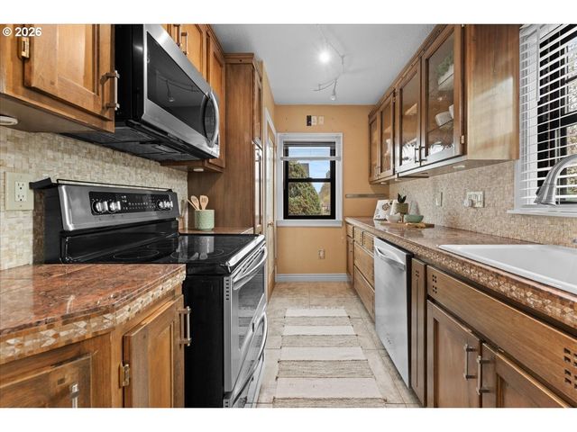 7407 N POLK Ave N, Portland, OR 97203