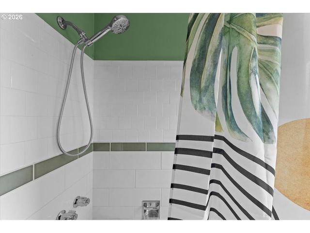 7407 N POLK Ave N, Portland, OR 97203