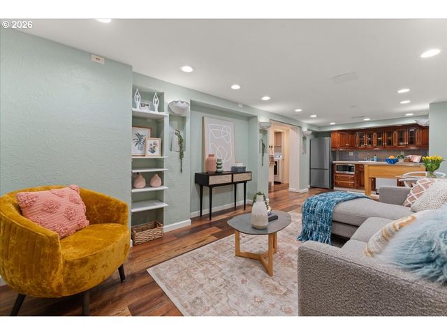 7407 N POLK Ave N, Portland, OR 97203