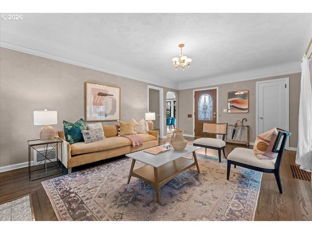 7407 N POLK Ave N, Portland, OR 97203