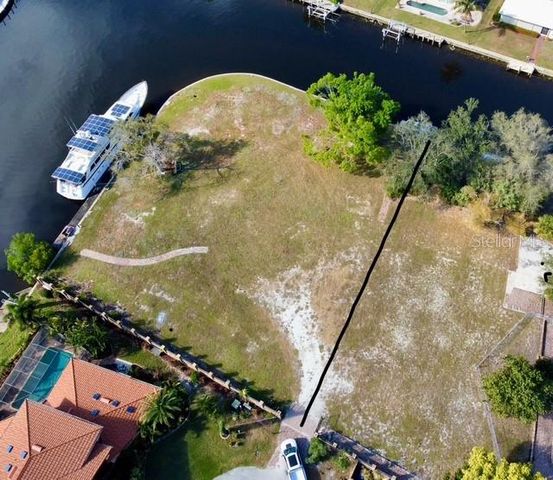 2105 JAMAICA WAY, Punta Gorda, FL 33950