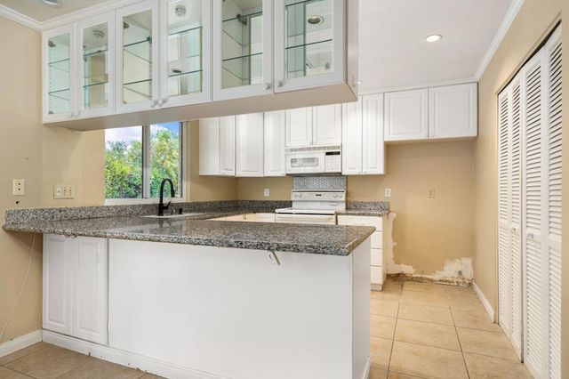 3174 E Cajon Circle, Palm Springs, CA 92264