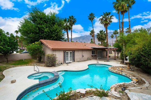 3174 E Cajon Circle, Palm Springs, CA 92264