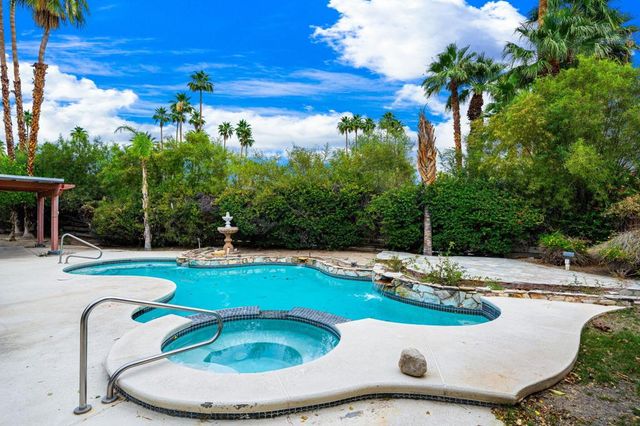 3174 E Cajon Circle, Palm Springs, CA 92264