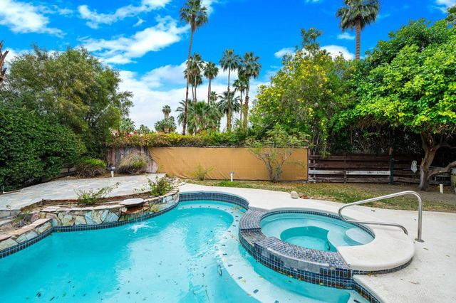 3174 E Cajon Circle, Palm Springs, CA 92264