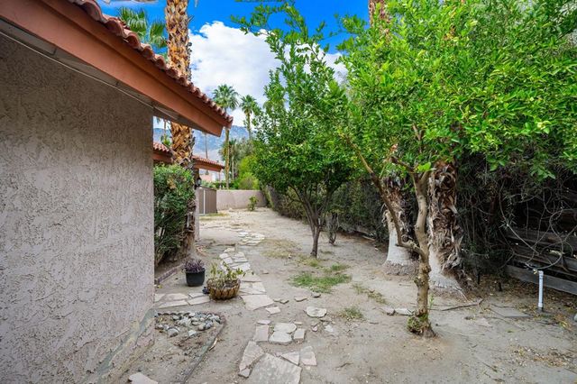 3174 E Cajon Circle, Palm Springs, CA 92264