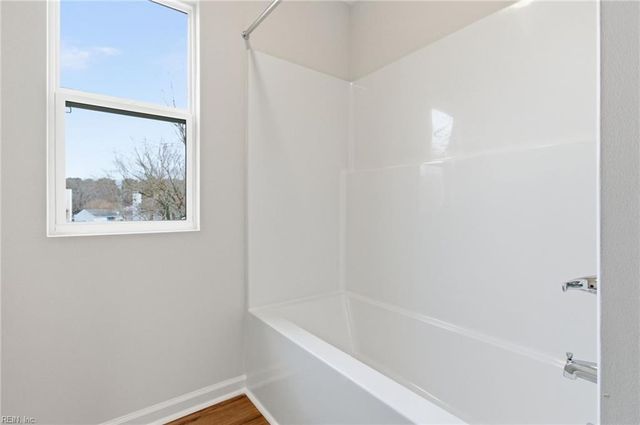 2 Tiffany LN, Hampton, VA 23664
