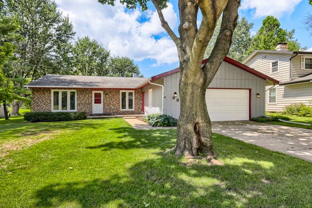 98 Brookside Drive, Elgin, IL 60123