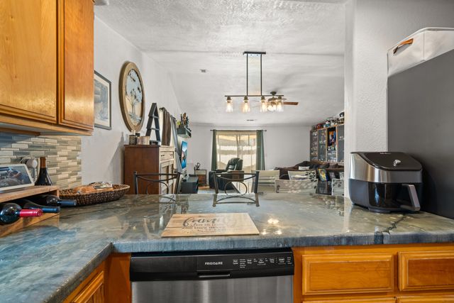 74 Eagle View Drive, Eagle Point, OR 97524