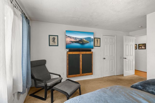 74 Eagle View Drive, Eagle Point, OR 97524