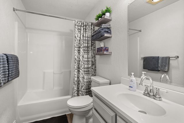 74 Eagle View Drive, Eagle Point, OR 97524