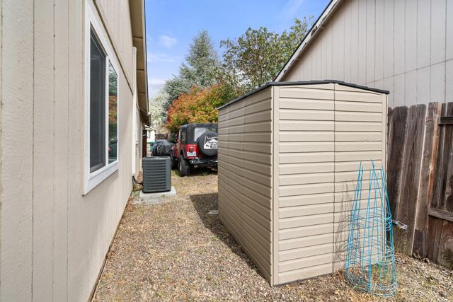 74 Eagle View Drive, Eagle Point, OR 97524