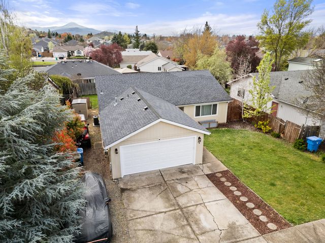 74 Eagle View Drive, Eagle Point, OR 97524