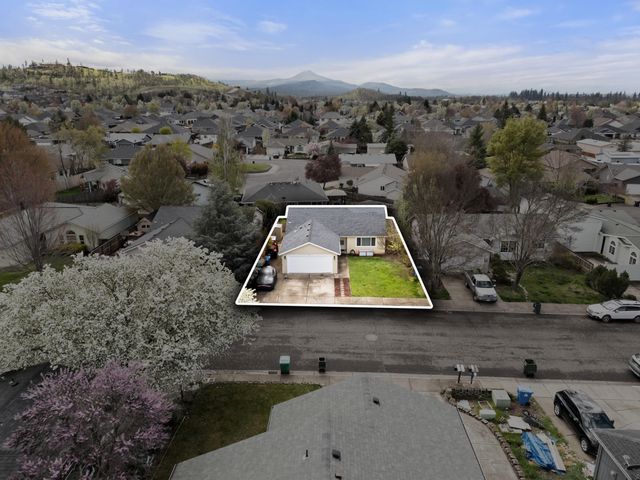 74 Eagle View Drive, Eagle Point, OR 97524