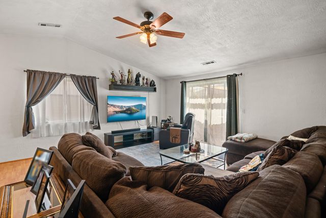 74 Eagle View Drive, Eagle Point, OR 97524