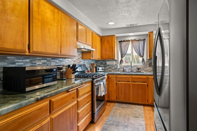 74 Eagle View Drive, Eagle Point, OR 97524