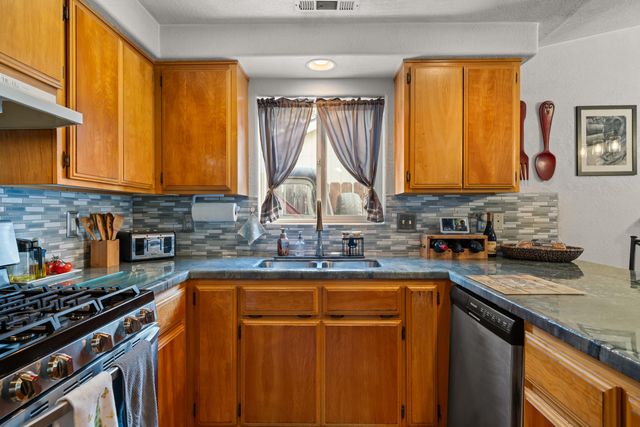 74 Eagle View Drive, Eagle Point, OR 97524