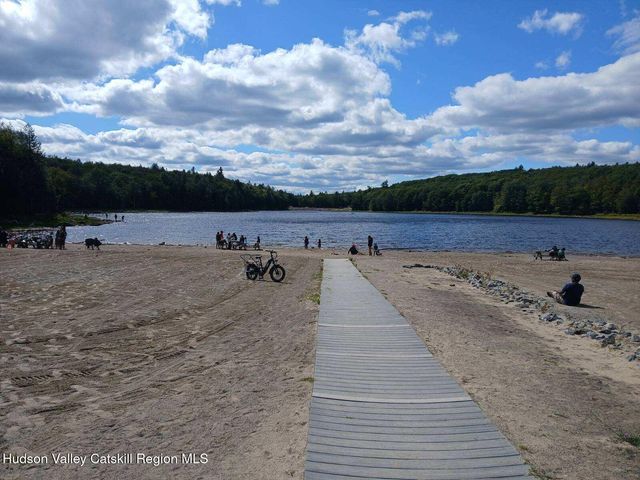 311 N Lake Road, Haines Falls, NY 12436