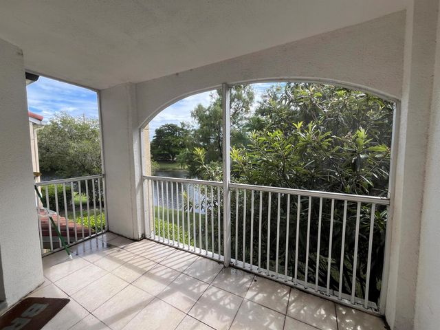 815 W Boynton Beach Boulevard 6-204, Boynton Beach, FL 33426