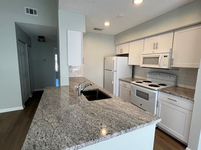 815 W Boynton Beach Boulevard 6-204, Boynton Beach, FL 33426