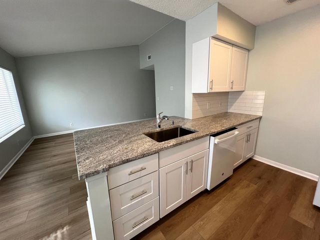 815 W Boynton Beach Boulevard 6-204, Boynton Beach, FL 33426