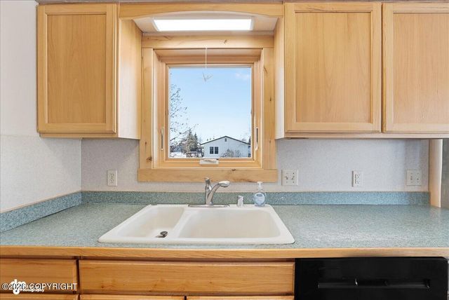 323 W Rockwell Avenue, Soldotna, AK 99669