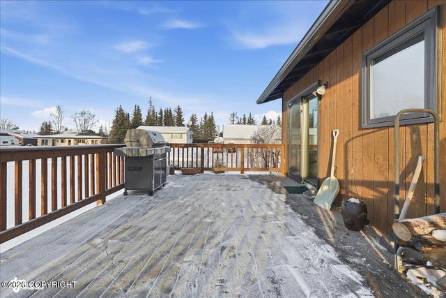 323 W Rockwell Avenue, Soldotna, AK 99669