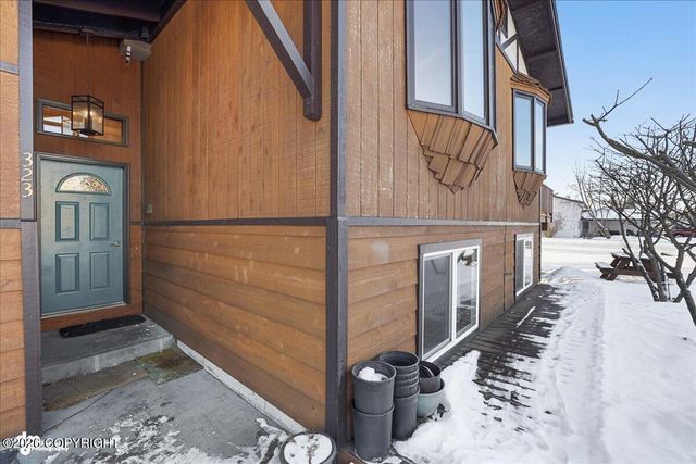 323 W Rockwell Avenue, Soldotna, AK 99669