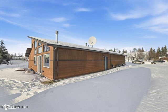 323 W Rockwell Avenue, Soldotna, AK 99669