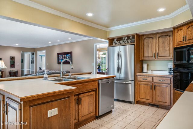 60 Bluff Rd, Crossville, TN 38555