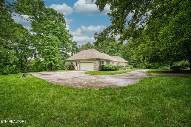 60 Bluff Rd, Crossville, TN 38555