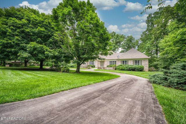 60 Bluff Rd, Crossville, TN 38555