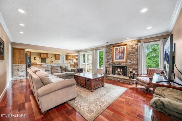 60 Bluff Rd, Crossville, TN 38555