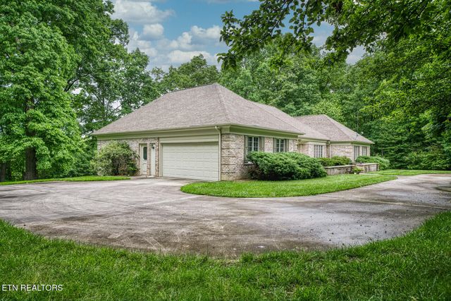 60 Bluff Rd, Crossville, TN 38555