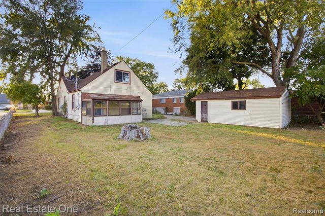 6662 N Gulley Road, Dearborn Heights, MI 48127