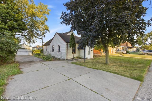 6662 N Gulley Road, Dearborn Heights, MI 48127