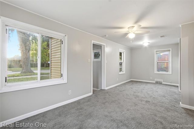 6662 N Gulley Road, Dearborn Heights, MI 48127